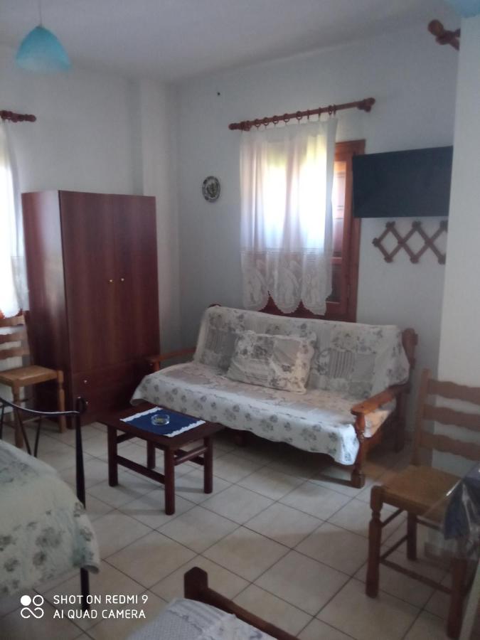 Maravelias Rooms Tríkeri Buitenkant foto