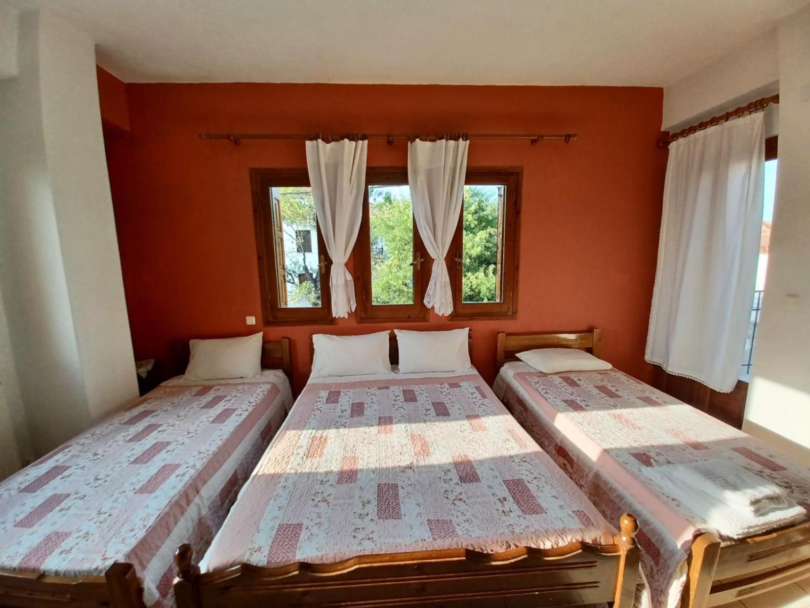 Maravelias Rooms Tríkeri Buitenkant foto